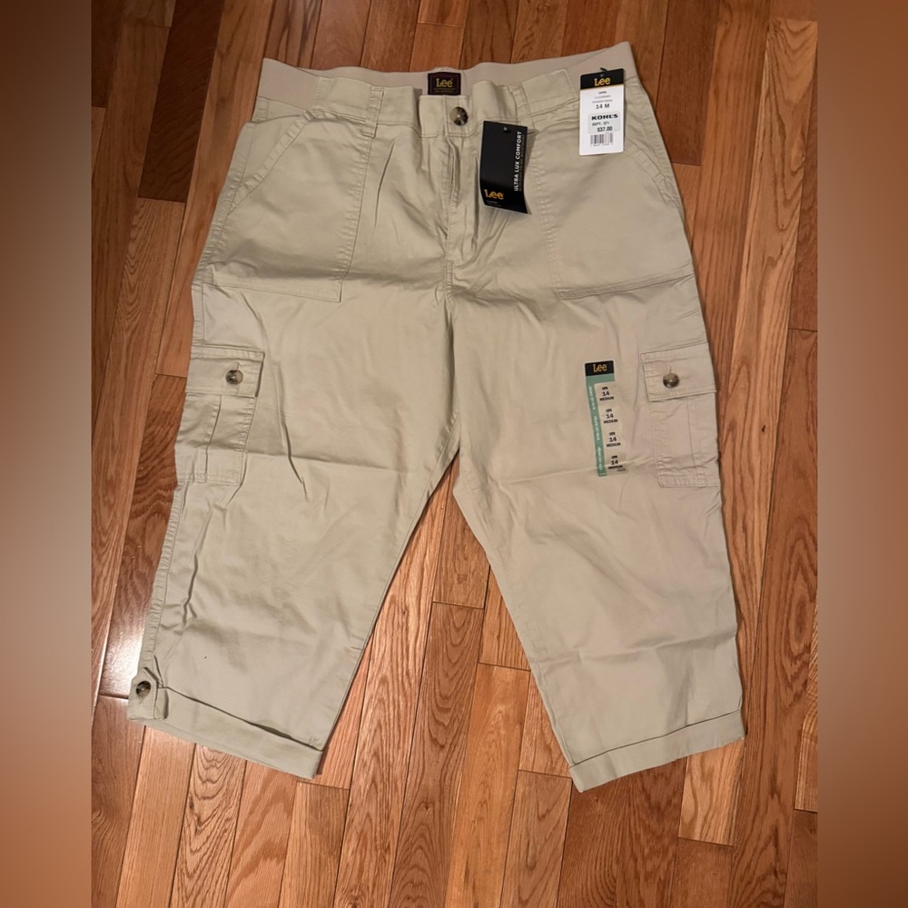 Lee Cargo Capris — Light Khaki